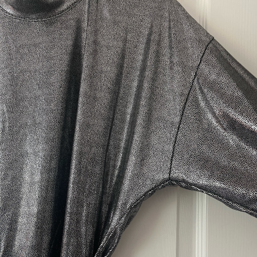Pretty Silver Top - Picture 5 of 6